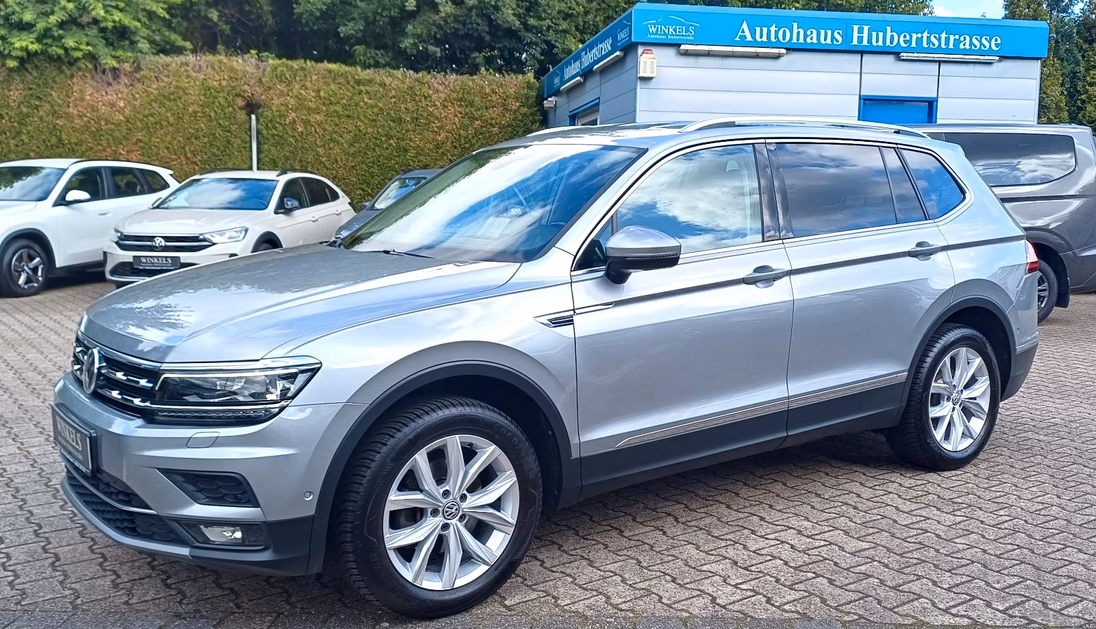 Volkswagen Tiguan Allspace DSG Highline-360°-7Sitze-AHKschw