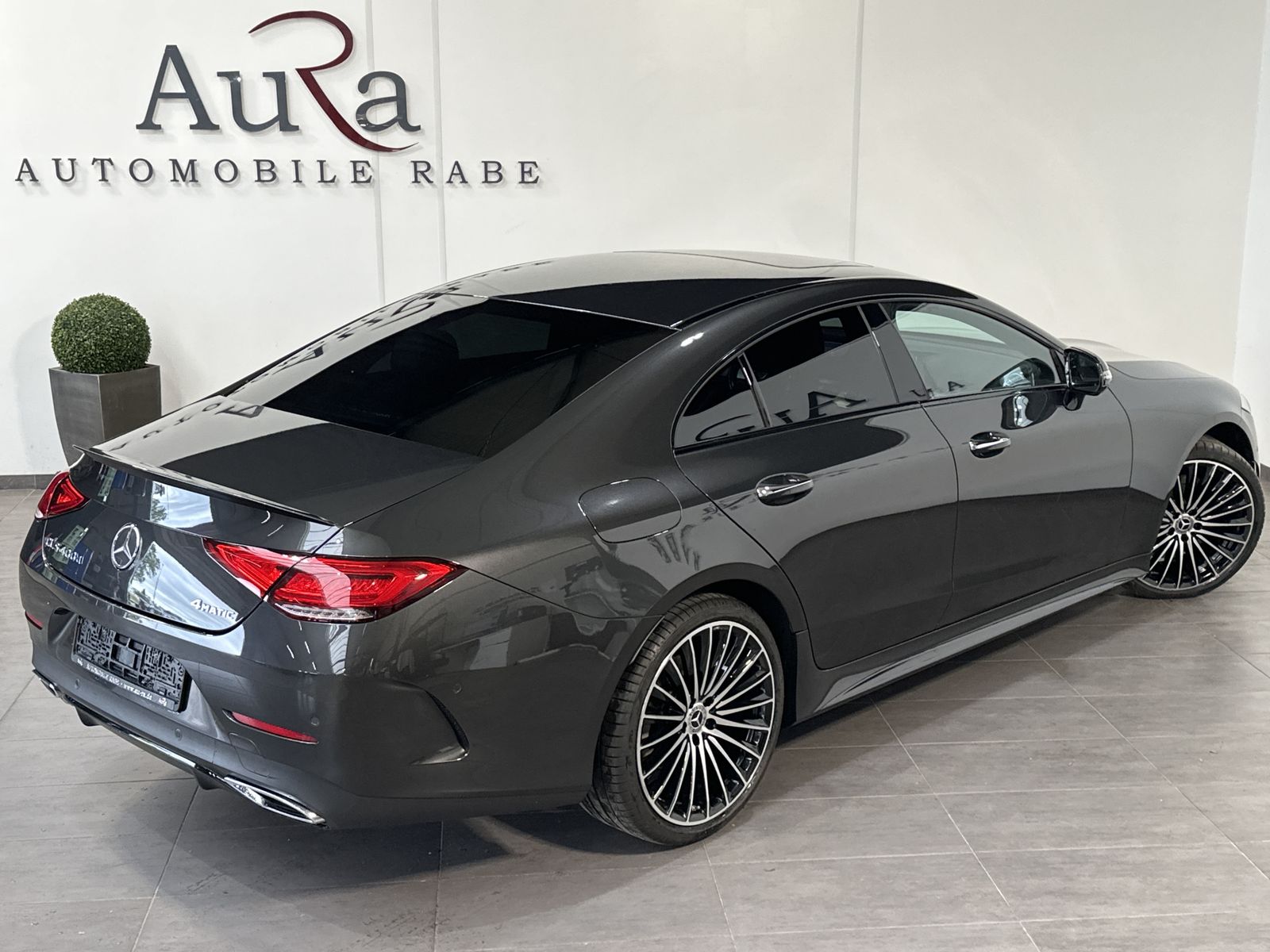 Fahrzeugabbildung Mercedes-Benz CLS 400d 4M AMG-Line NAV+LED+PANO+20ZO+BURMESTER