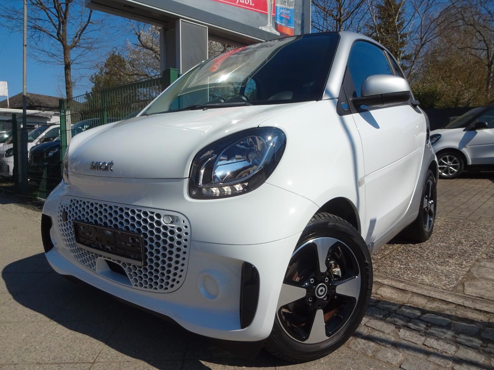 Smart ForTwo coupe EQ,Schnellaladung 22 KW,SHZ,LMF,TOP