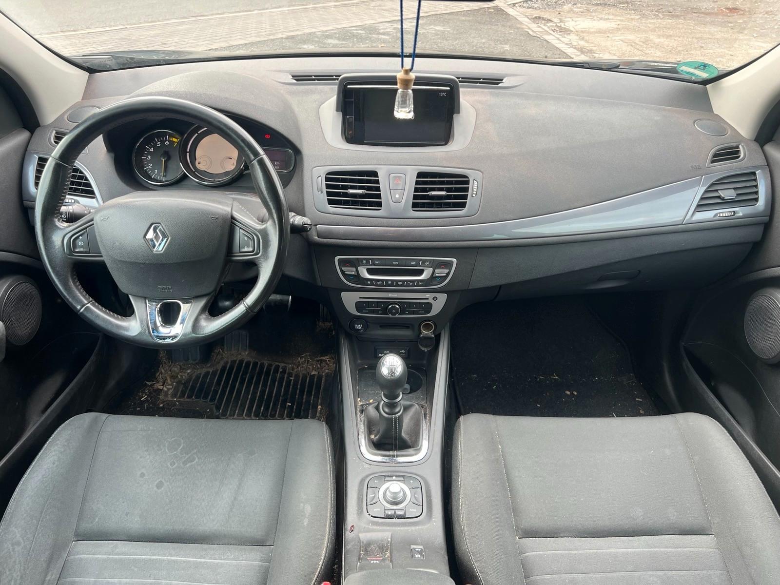 Renault Megane 2015 — photo 8