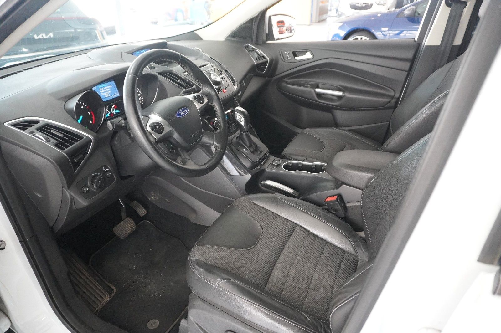 Fahrzeugabbildung Ford Kuga 2.0D INDIVIDUAL 4X4 NAVI/LED/KAMERA/SPORT