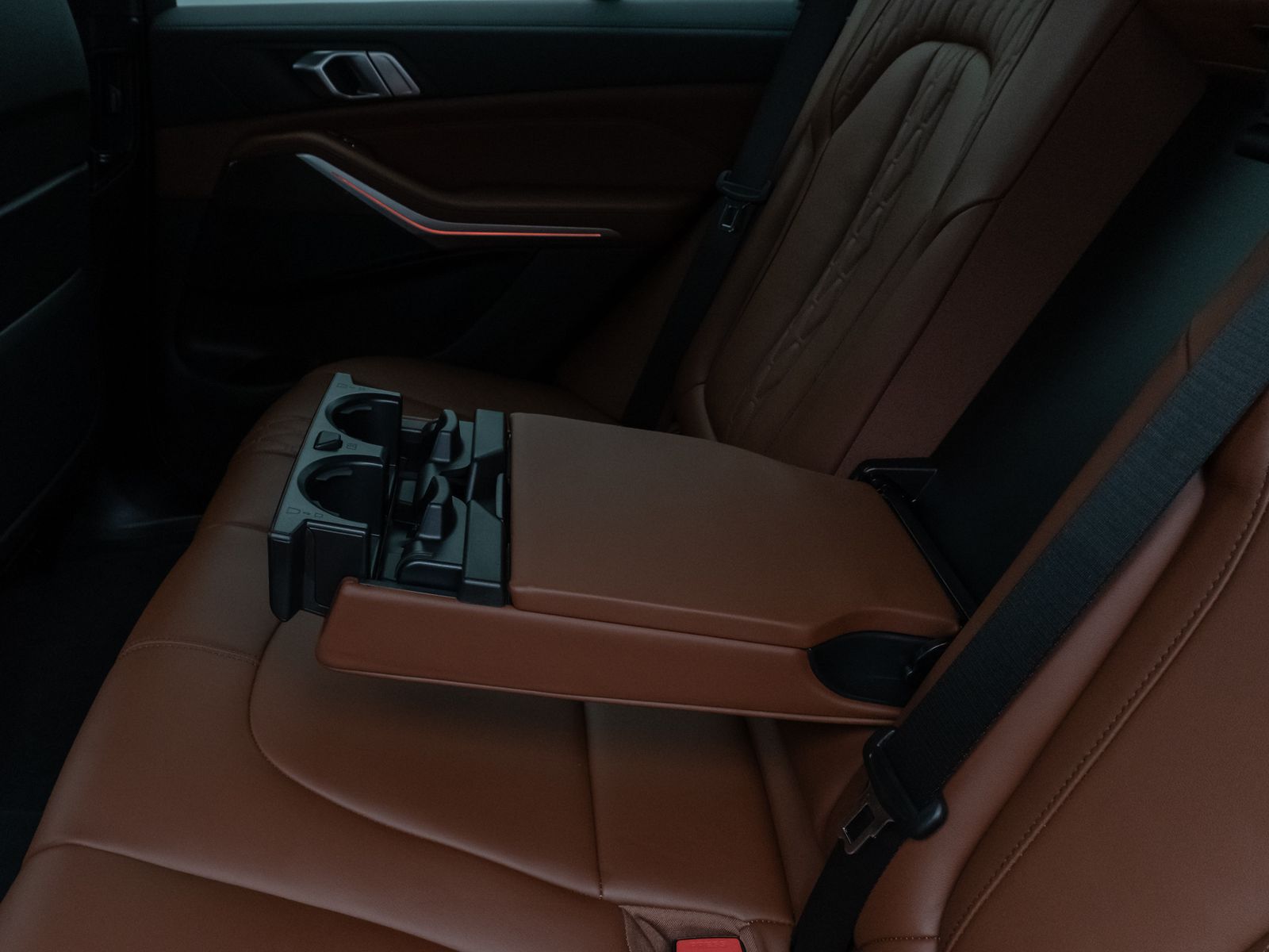 Fahrzeugabbildung BMW X5 xD30d M Sport Kamera Laser HUD DAB HiFi AHK