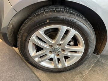 Volkswagen Golf V Lim. Tour *KLIMA*SZHZ*TEMPOMAT*AHK*