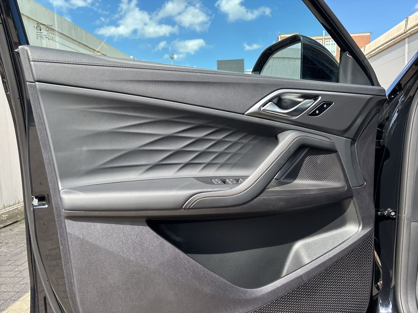 Fahrzeugabbildung MG HS Hybrid+ Luxury MY25.5  TOP FINANZ*  Angebot