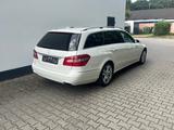 Mercedes-Benz E -Klasse T-Modell E 300 CGI BlueEfficiency - Mercedes-Benz E 300 mit Benzin-Antrieb: Automatik