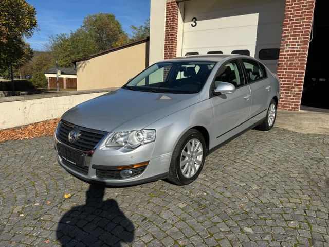 Volkswagen Passat 1.6 FSI Trendline AUTOMATIK SITZHEIZUNG