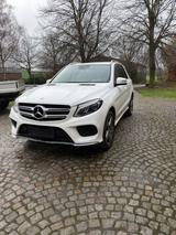 Mercedes-Benz GLE 350 d 4MATIC -AMG LINE - weiße Mercedes-Benz GLE 350