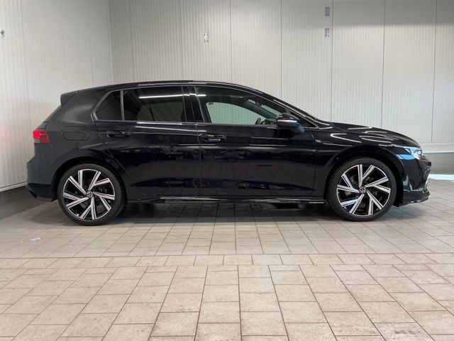 Golf VIII R-Line 1.5 eTSI DSG LED HARMAN-KARDON