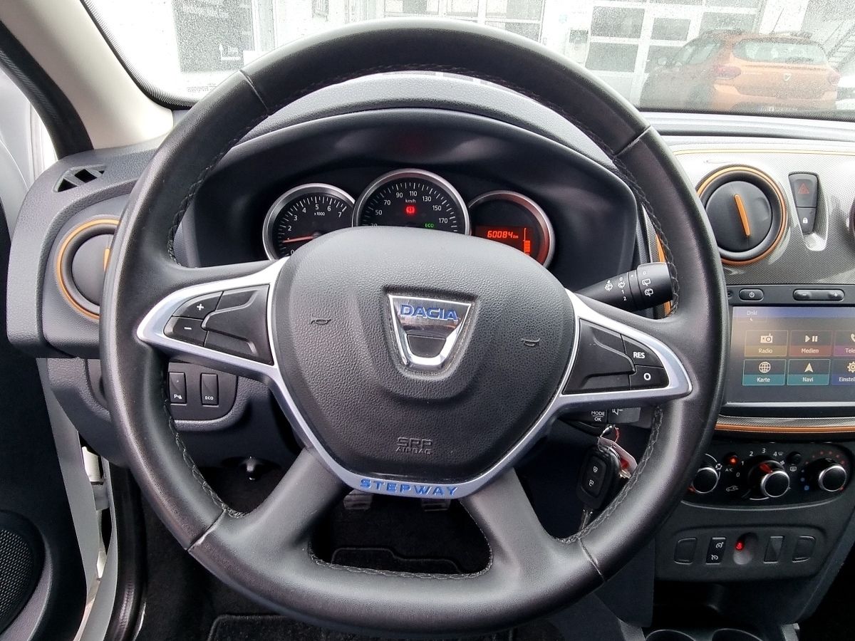 Fahrzeugabbildung Dacia Sandero Stepway Celebration TCe 90