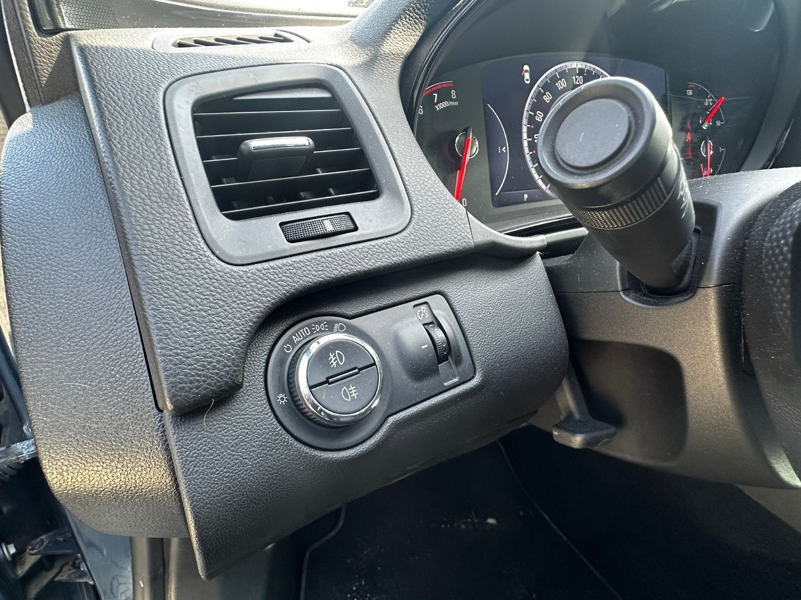 Fahrzeugabbildung Opel Insignia A Sports Tourer Sport