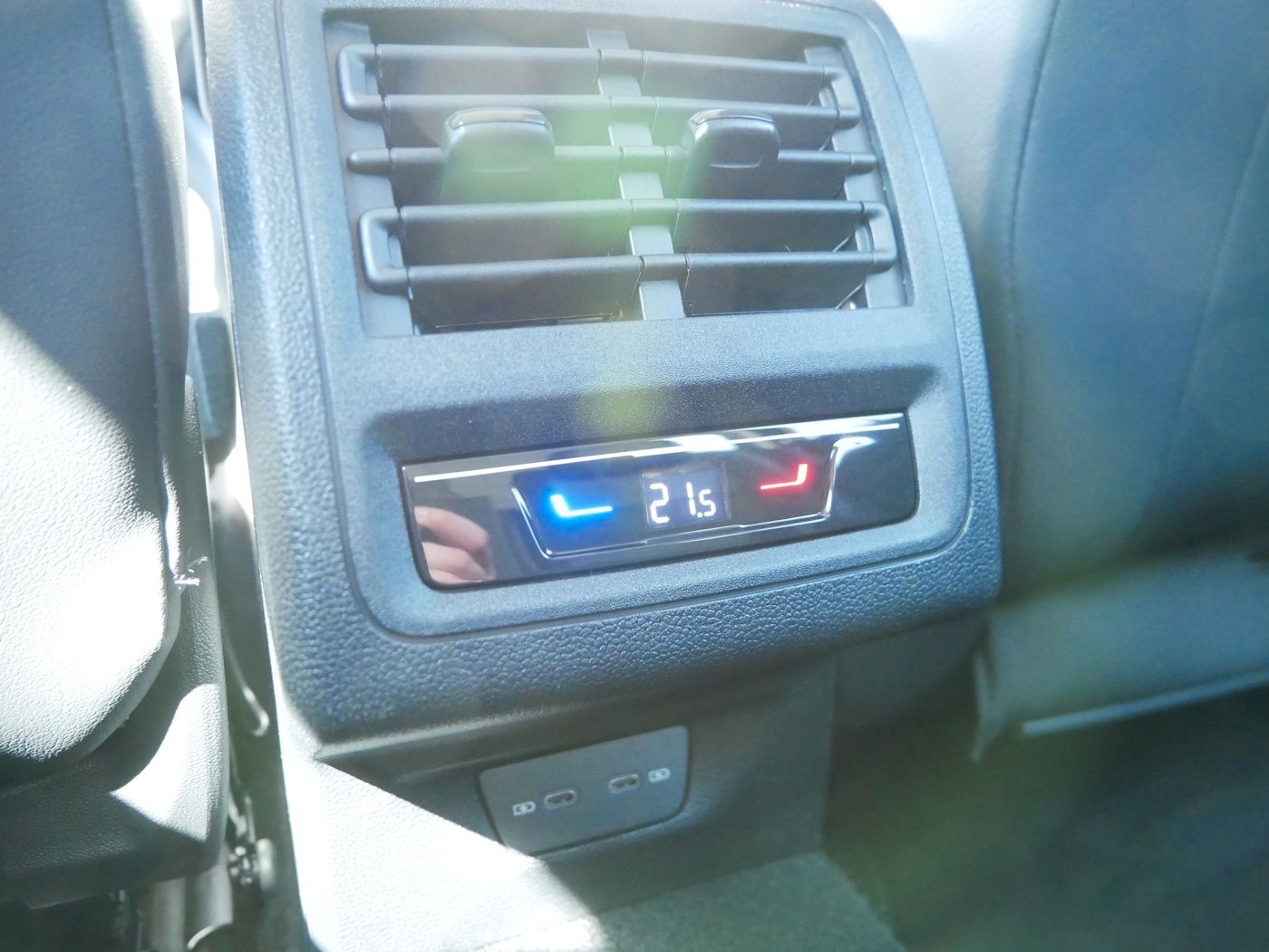 Fahrzeugabbildung Volkswagen Golf -VIII Variant 2.0 TDI GOAL NEU49T MATRIX AH