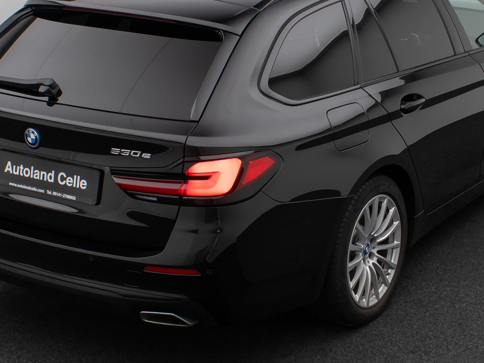 Fahrzeugabbildung BMW 530e H/K DAB AHK Komfort Alarm 4xKlima 18Zoll