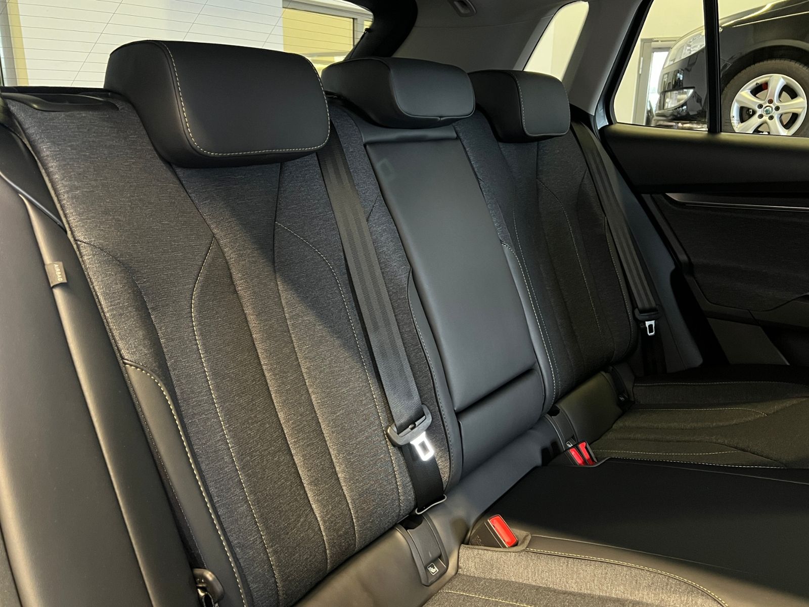 Fahrzeugabbildung SKODA Elroq 85 *AHK,Wärmepumpe,KESSY*