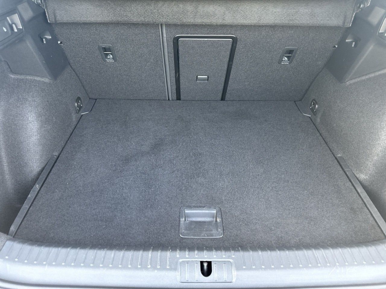 Fahrzeugabbildung CUPRA CUPRA Formentor 1.5 TSI 150PS DSG-Beats*Navi*CAM - mit KI generiert/bearbeitet