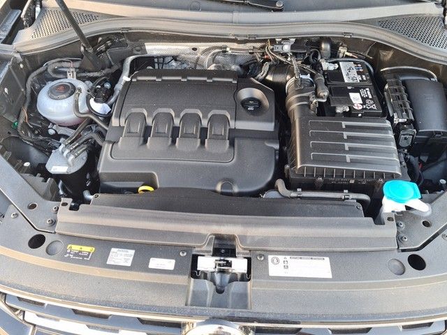 Fahrzeugabbildung Volkswagen Tiguan TDI HL 4M LED STH AHK Navi AID ACC RFK SH