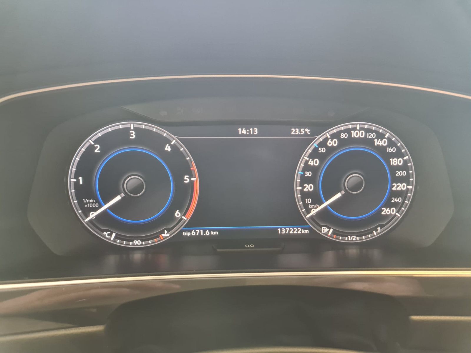 Fahrzeugabbildung Volkswagen Tiguan Allspace Highline 4Motion / LED / NAVI /