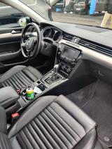 Volkswagen Passat 2.0 TDI SCR 140kW DSG 4M Highl. Varia... - Volkswagen Passat: TDI 140