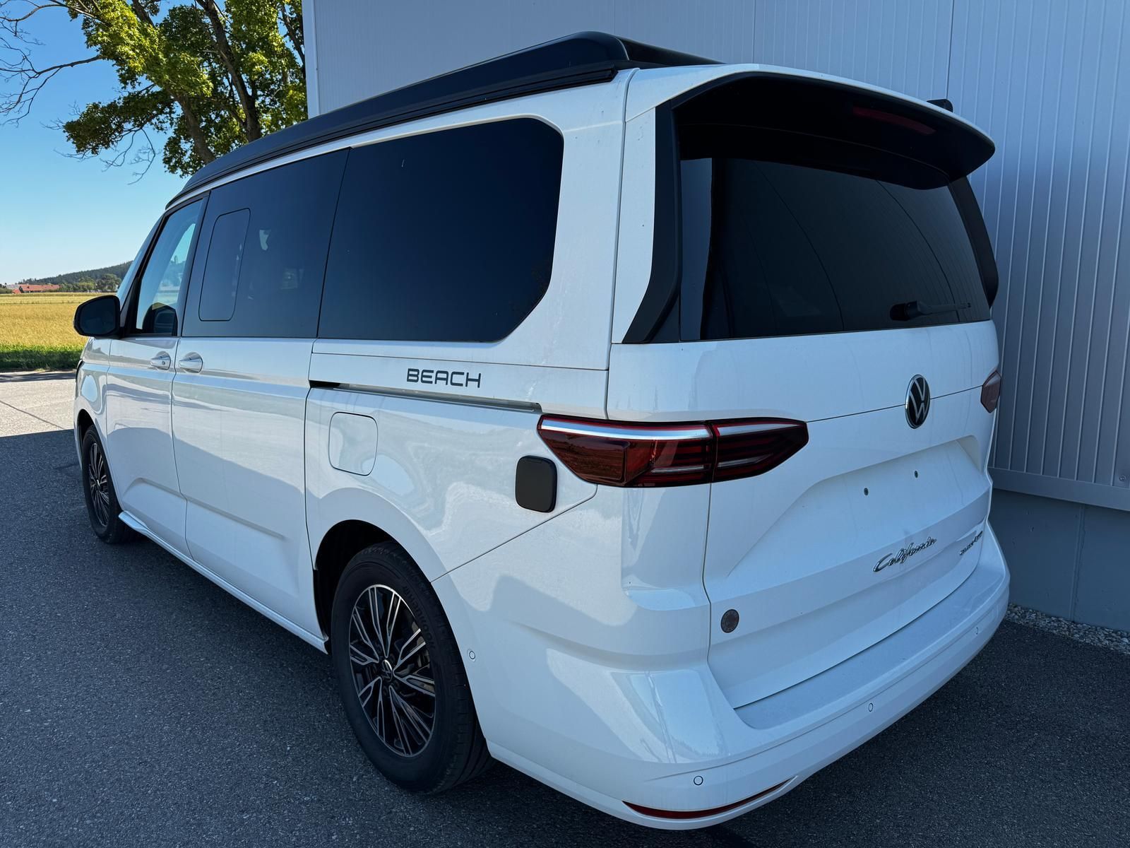 Volkswagen T7 California Beach Camper eHybrid 4MOTION 1.... imagem 2