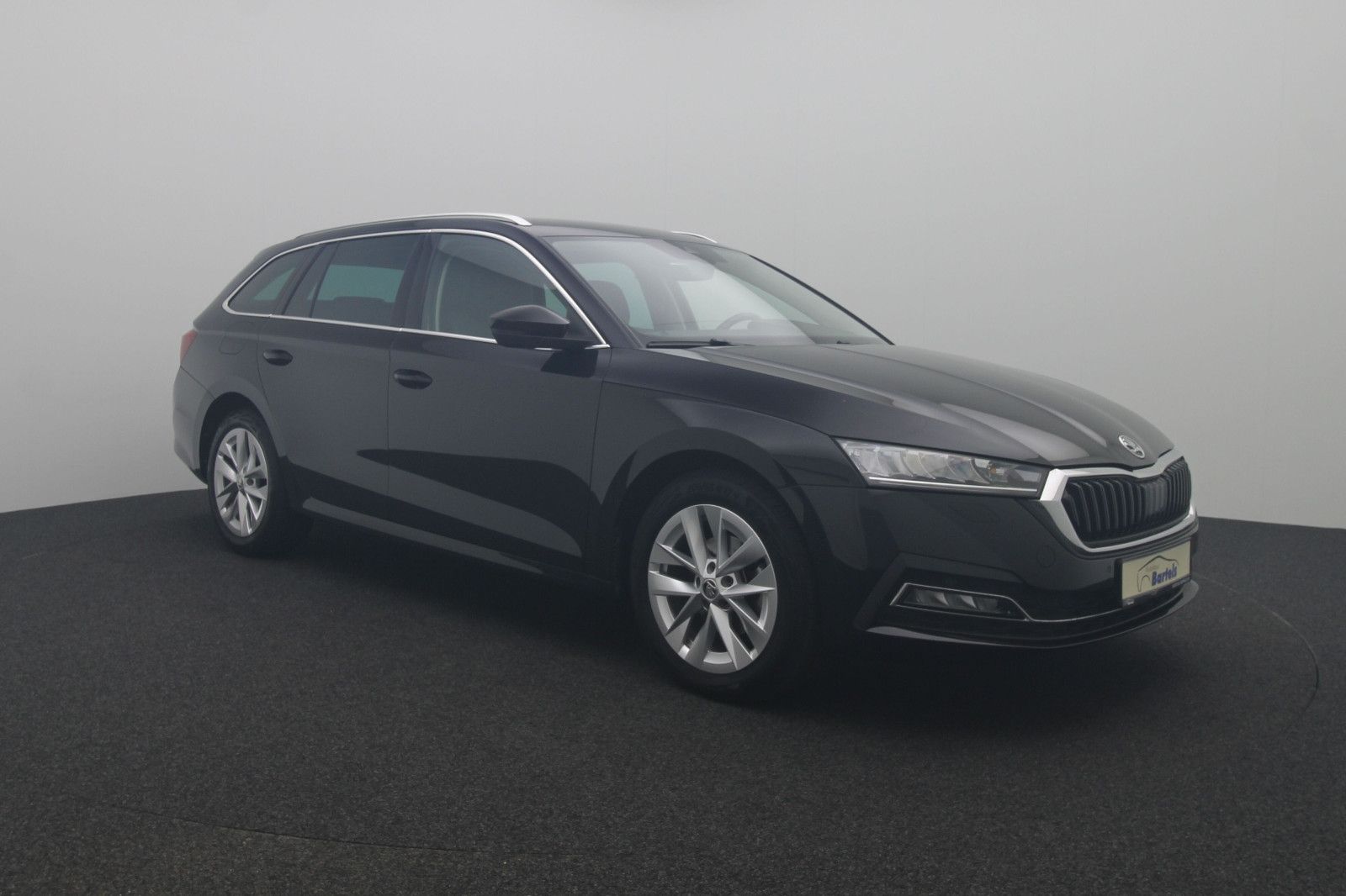 Fahrzeugabbildung SKODA Octavia Combi First Edition DSG LED ACC  Kamera