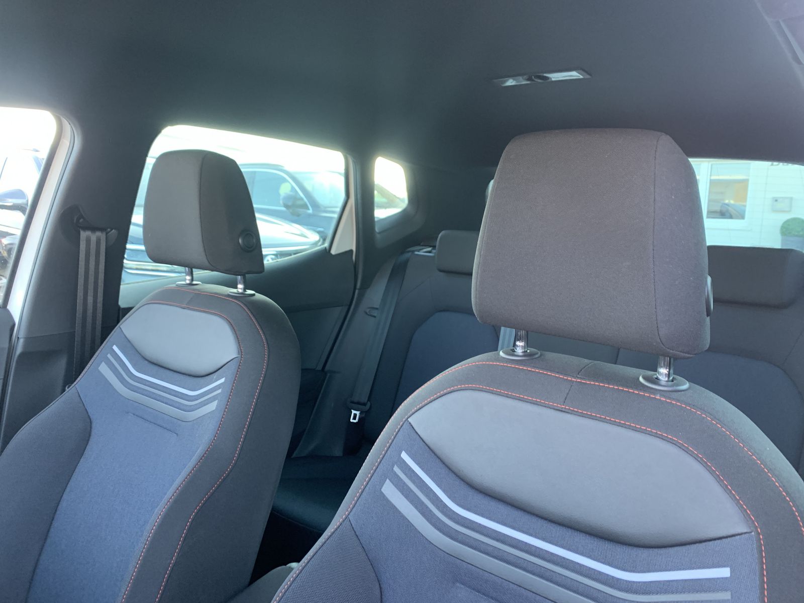 Fahrzeugabbildung SEAT Arona 1.5 TSI*FR*Beats*LED*AHK*Cam*ACC*