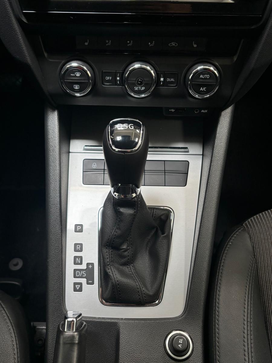 Skoda Octavia 2.0 TDI,Automatik,Scheckheft,Teilleder