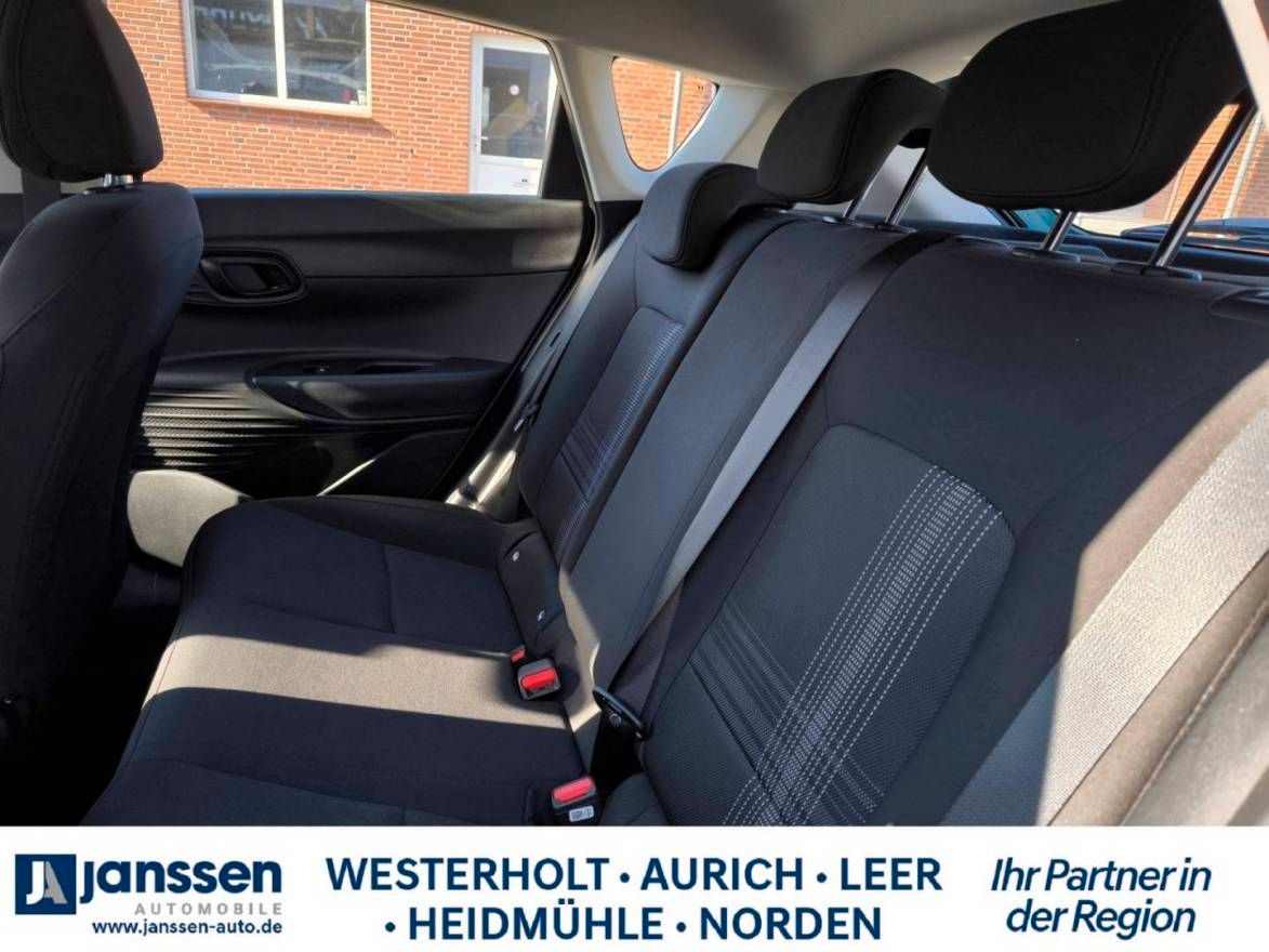 Fahrzeugabbildung Hyundai BAYON Select PDC KlimaStart-Stopp Navi Rückfahr
