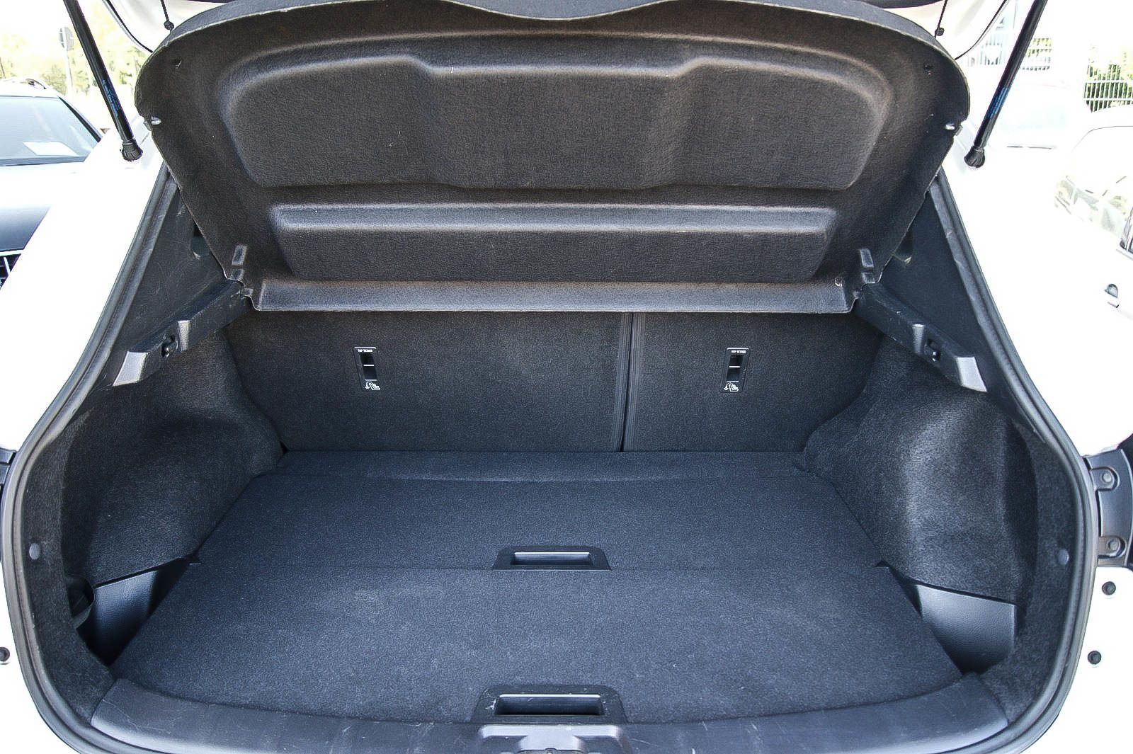 Fahrzeugabbildung Nissan Qashqai DIG-T 12 N-Connecta KAMERA RENTNERBESITZ