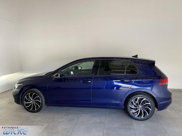 Golf VIII 1.5 eTSI DSG Active NAVI KLIMA LED SHZ