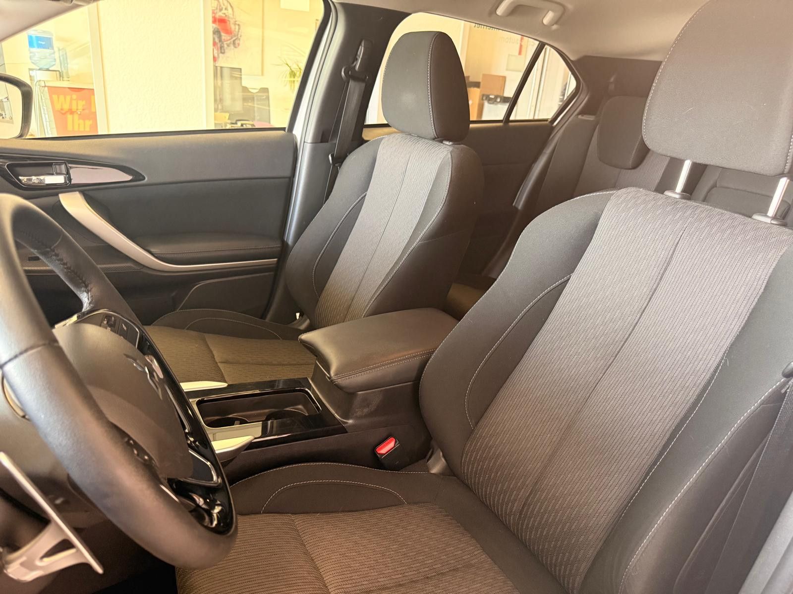 Fahrzeugabbildung Mitsubishi Eclipse Cross Hybrid 4WD /AHK/KAMERA/KLIMA