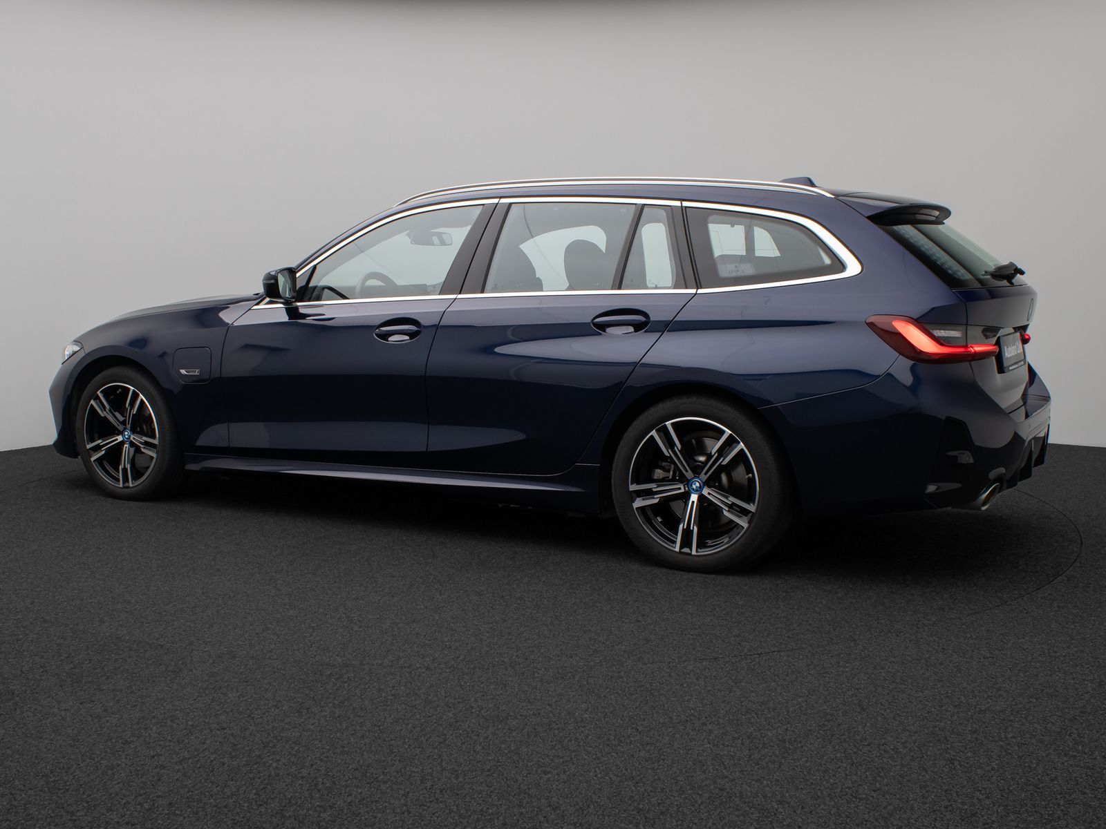 Fahrzeugabbildung BMW 320e M Sport DAB Widscreen PDC Individual 18Zoll
