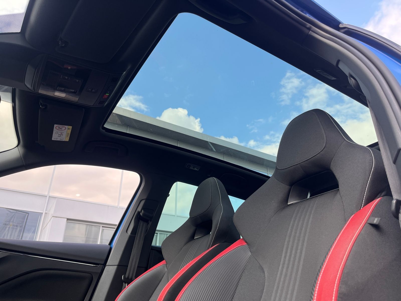 Fahrzeugabbildung SKODA Kamiq Monte Carlo AHK PANO ACC LED