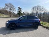 Audi Q5 40 TDI S tronic quattro sport - Audi Q5: Blau, Schiebedach