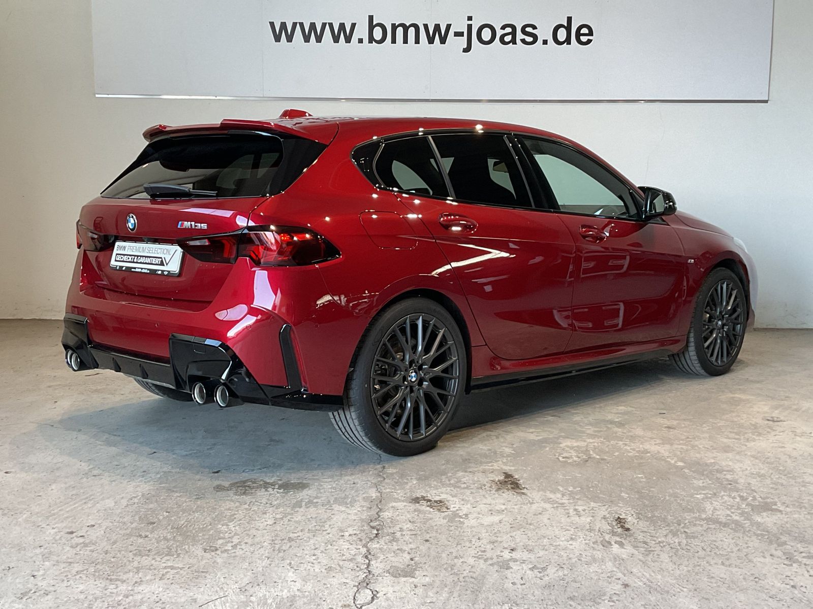 Fahrzeugabbildung BMW M135 xDrive |M Technik Paket II |Harman Kardon |