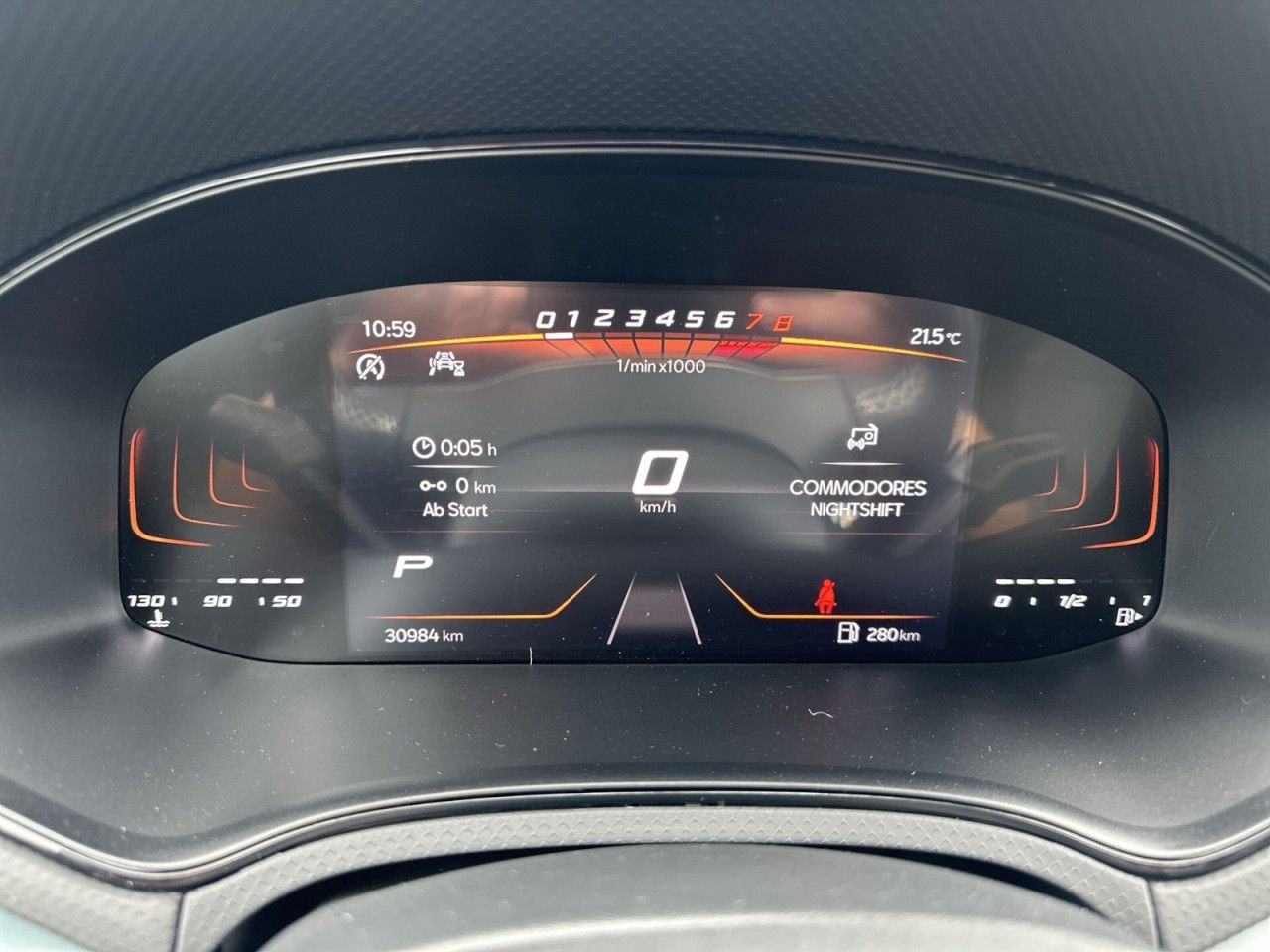 Fahrzeugabbildung SEAT Arona Xperience 1.0TSI 110 PS DSG-Navi*Cam* - mit KI generiert/bearbeitet