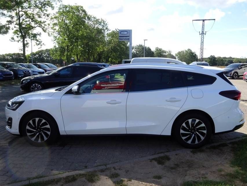 Fahrzeugabbildung Ford Focus Turnier 1.0 EcoBoost Mild-Hybrid Titanium