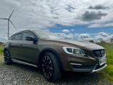 Volvo V60 Cross Country D4 AWD AHK ACC Leder Xenon - Volvo V60 Cross Country von privat