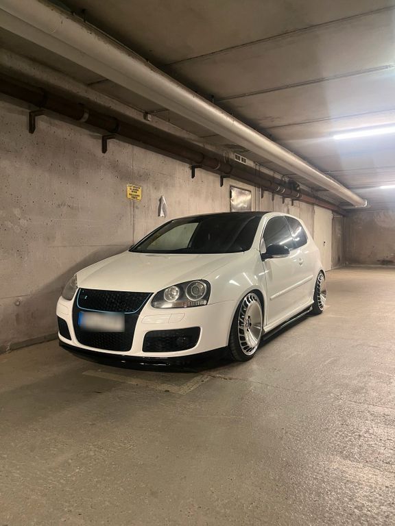 Image of Volkswagen Golf