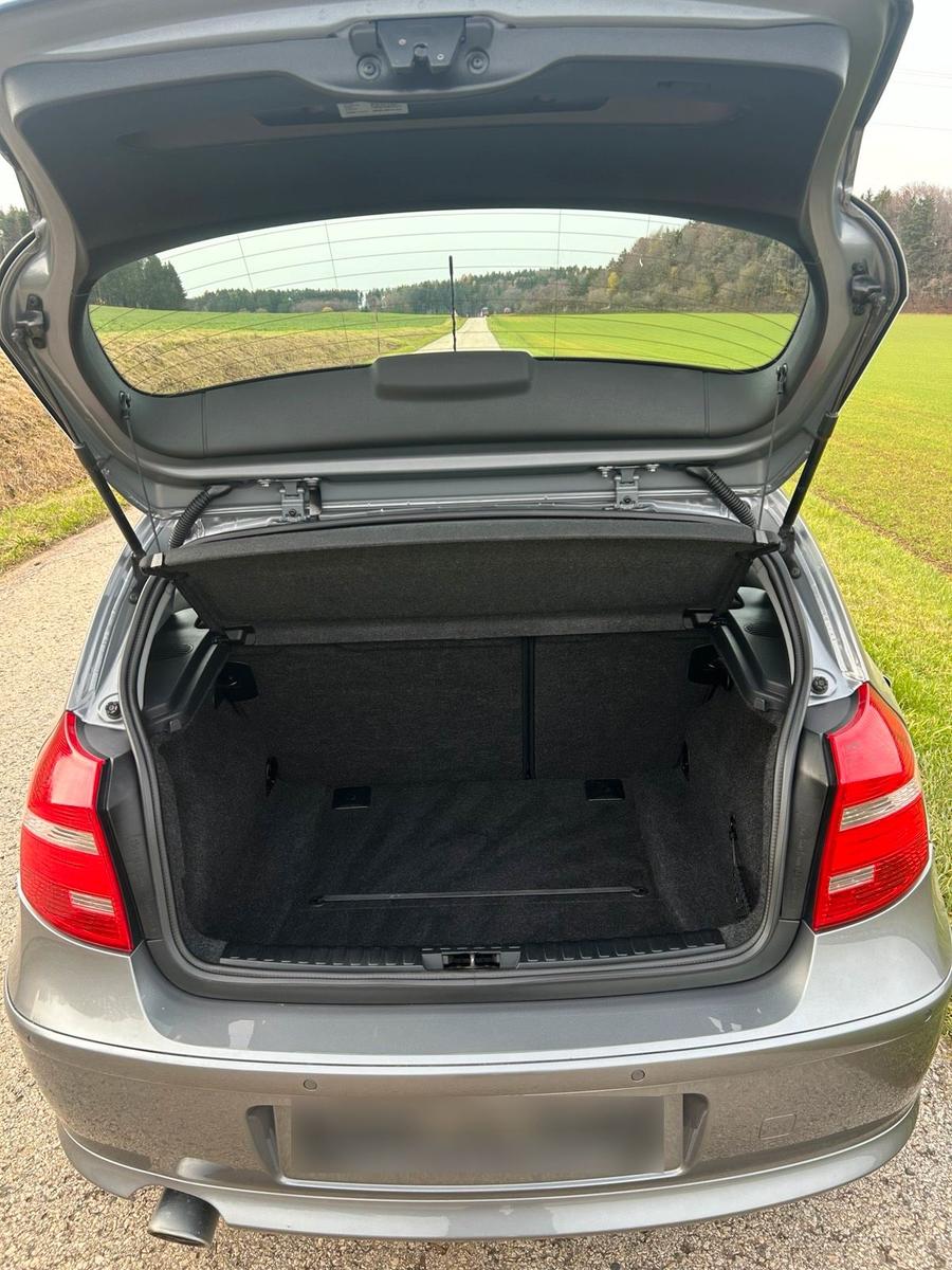 BMW  2010 — photo 10