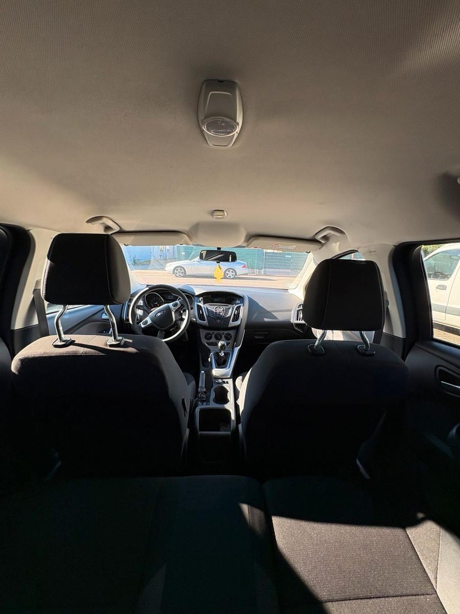 Ford Focus 2014 — photo 12