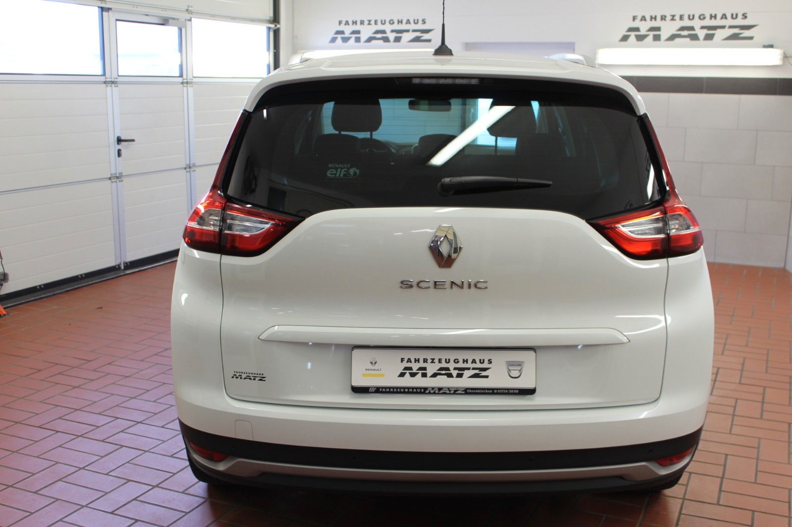 Fahrzeugabbildung Renault Grand Scenic TCe140 Limited Deluxe EDC 7-Sitzer