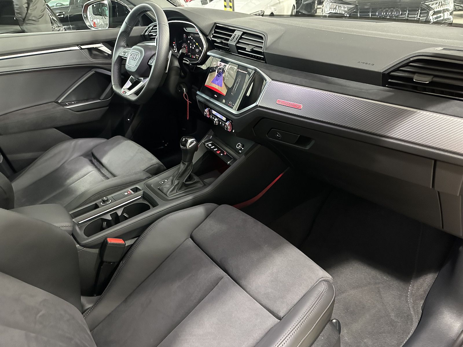 Fahrzeugabbildung Audi RS Q3 Sportback quatt/Matrix/RS-AbGas/Pano/RFK/