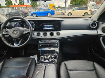 Mercedes E 200 - 9