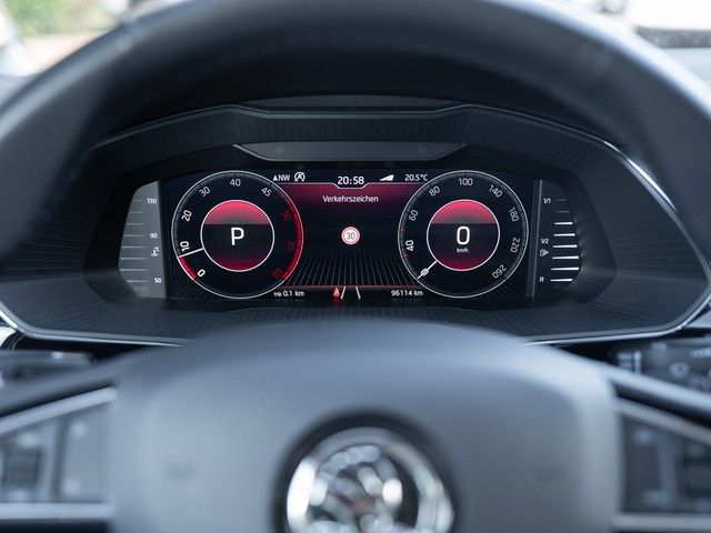 Superb Combi 2.0 TDI L&K 4x4 DSG PANO+MATRIX+DCC