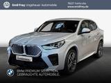 BMW iX2 xDrive30 xDrive M Sport *HUD* - graue BMW iX2