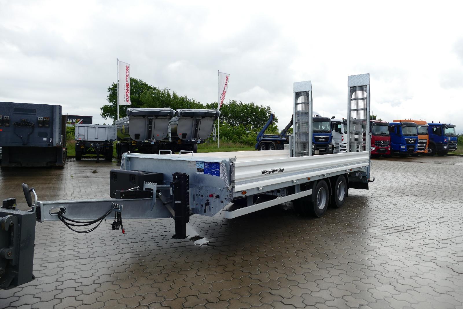 Müller-Mitteltal 14,4 to. Tieflader, luftgefed. mit Auffahrrampen