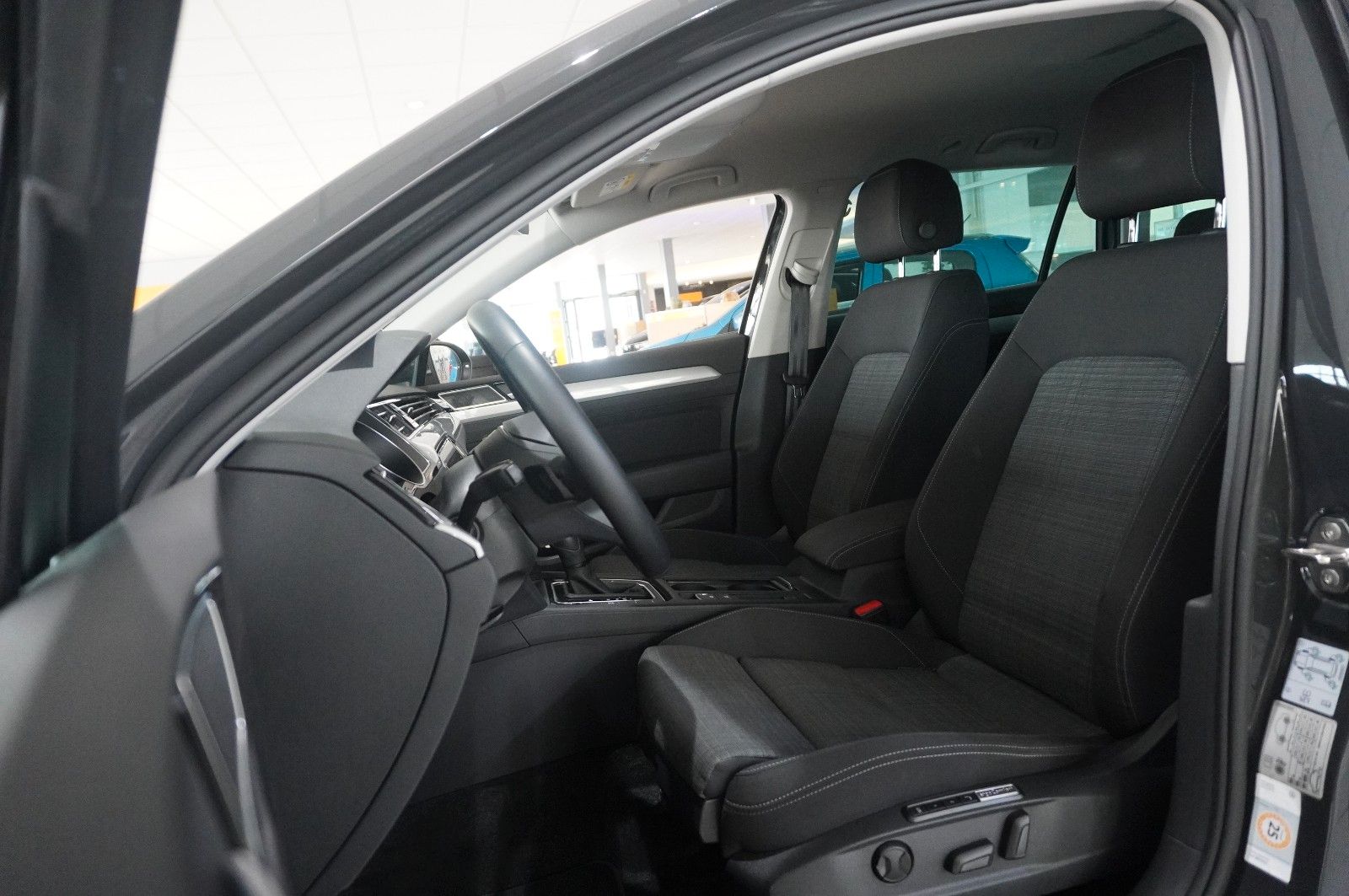 Fahrzeugabbildung Volkswagen Passat Var. 2.0D BUSINESS DSG NAVI/LED/KAMERA/SH