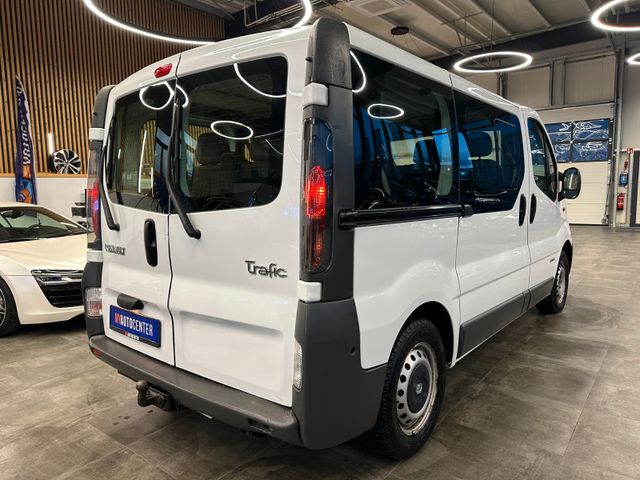 Renault Trafic Combi L1H1 2,7t  verglast*9- Sitzer*AHK*