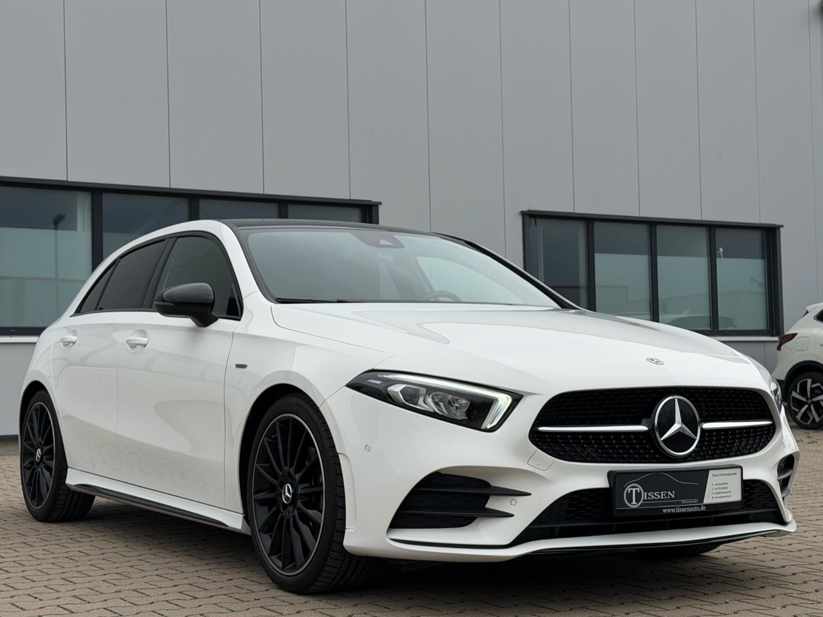 Mercedes-Benz A 200 Edition AMG Kam 19 Wide Night Ambiente foto 3