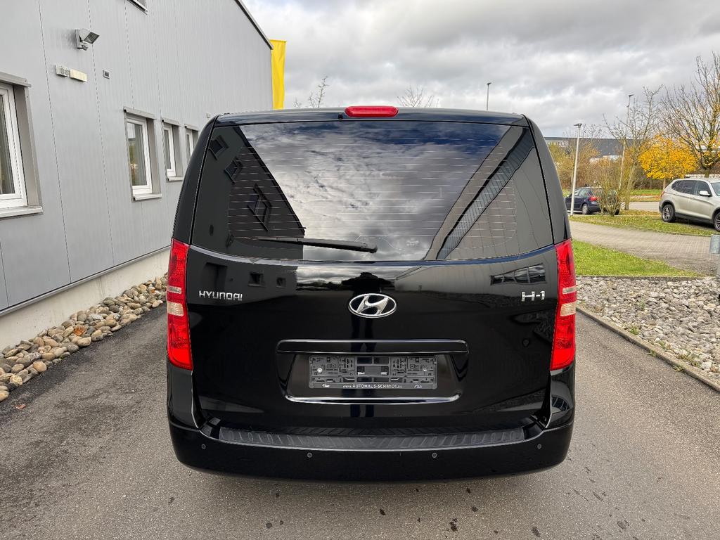 Hyundai H-1 Starex