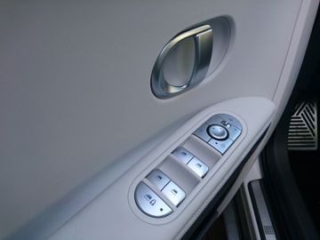 Fahrzeugabbildung Hyundai IONIQ 5 Ioniq 5 4WD 77,4 .UNIQ Assist& RelaxP.
